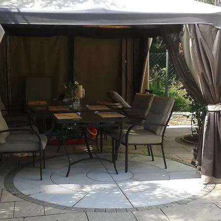 Comfort בית אירוח יוראטה